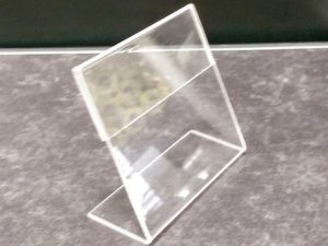 ACRYLI POP STAND CLEAR- GE511 H9X L10X2MM